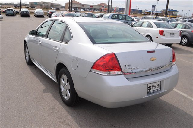 Chevrolet Impala 2010 photo 3