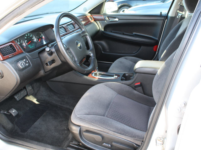 Chevrolet Impala 2010 photo 1