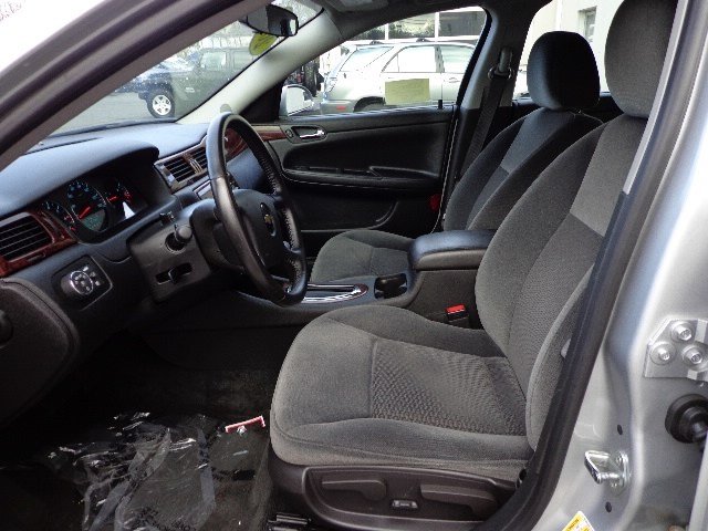 Chevrolet Impala 2011 photo 2