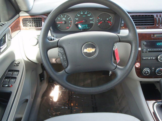 Chevrolet Impala 2011 photo 3