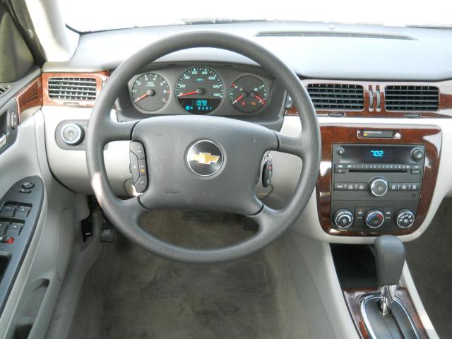 Chevrolet Impala 2011 photo 2
