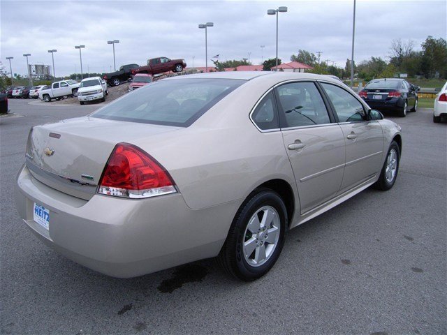 Chevrolet Impala 2011 photo 2