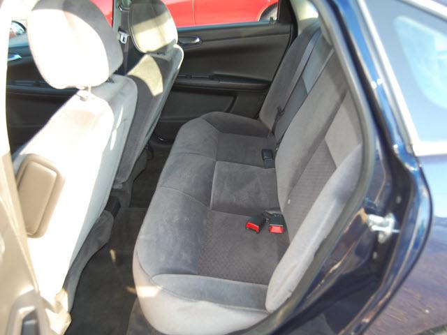 Chevrolet Impala 2011 photo 2