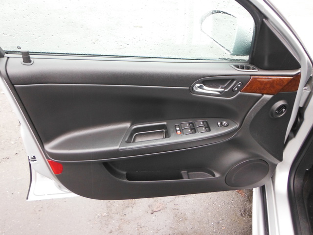 Chevrolet Impala 2011 photo 3