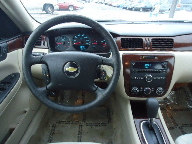 Chevrolet Impala 2011 photo 2