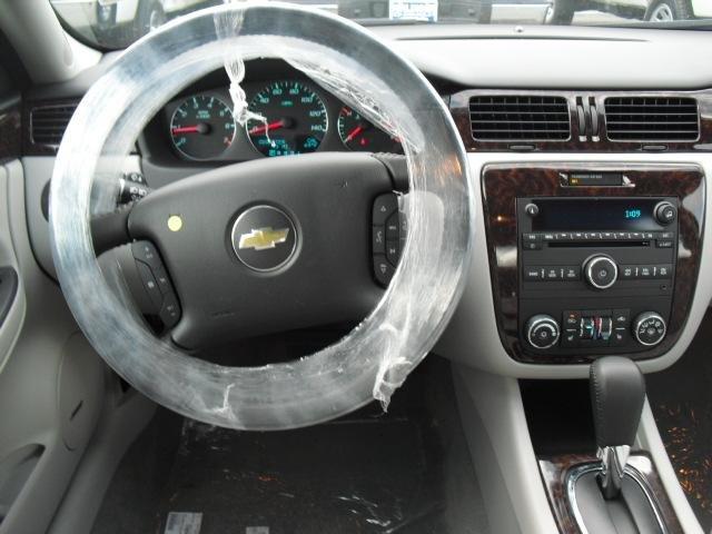 Chevrolet Impala SLE SLT WT Sedan