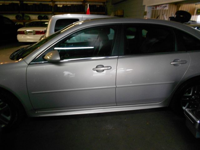 Chevrolet Impala 2dr Reg Cab 140.5 4WD ST Sedan