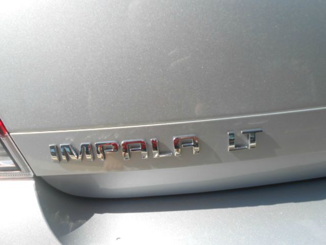 Chevrolet Impala 2dr Reg Cab 140.5 4WD ST Sedan