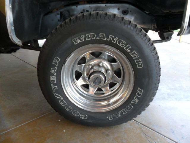 Chevrolet K10 1984 photo 2