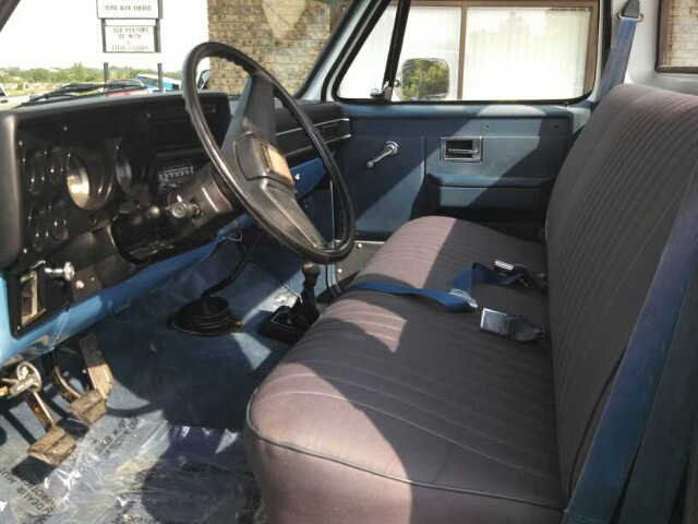 Chevrolet K10 1984 photo 2