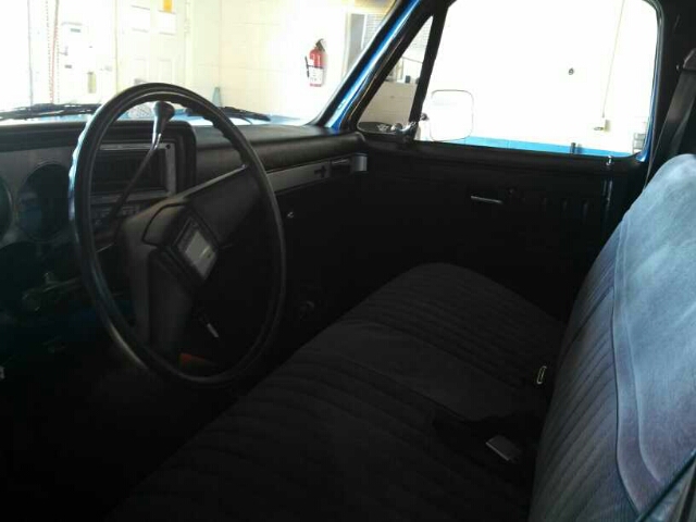 Chevrolet K10 1985 photo 3