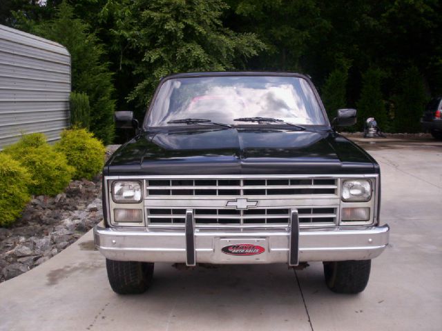 Chevrolet K10 1986 photo 3