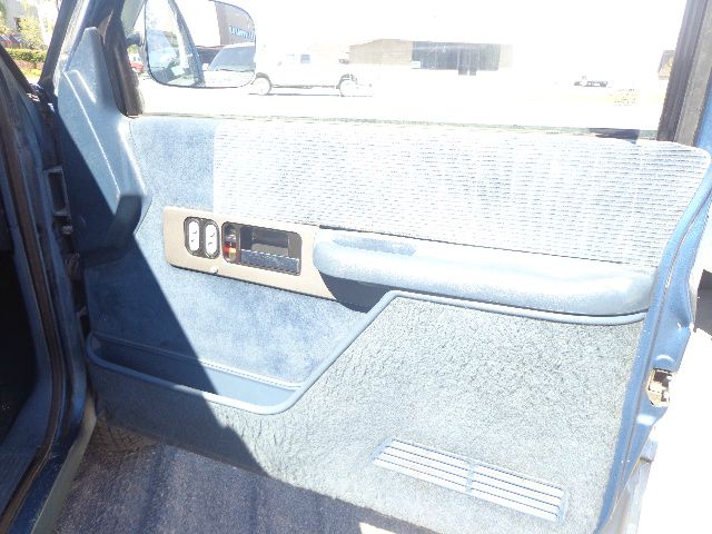 Chevrolet K1500 1990 photo 12