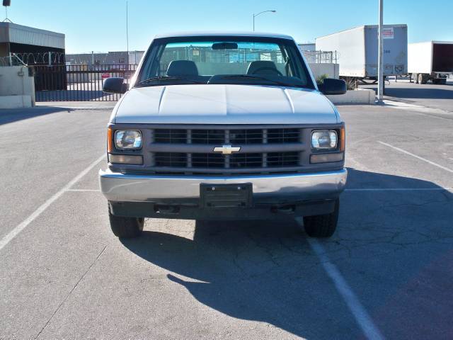 Chevrolet K1500 Base Pickup