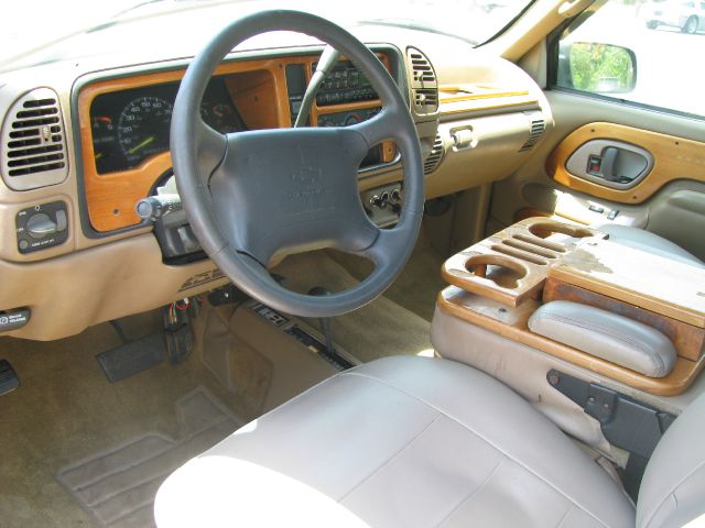 Chevrolet K1500 1995 photo 2