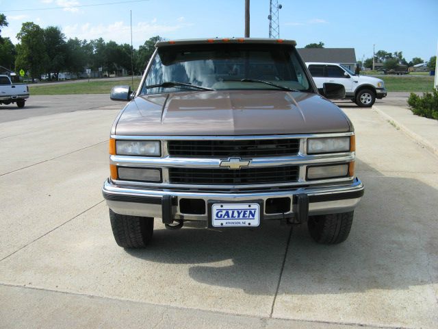 Chevrolet K1500 1996 photo 2