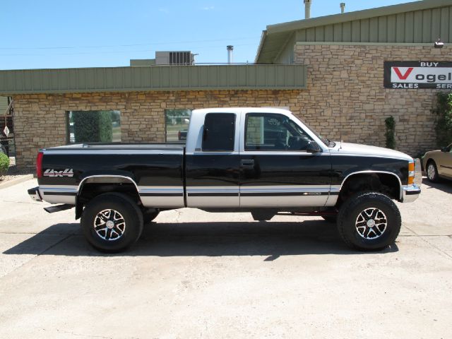 Chevrolet K1500 1997 photo 2