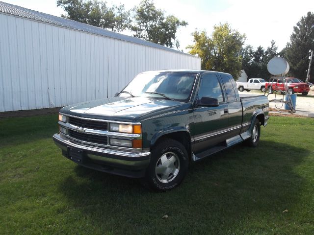 Chevrolet K1500 1998 photo 2