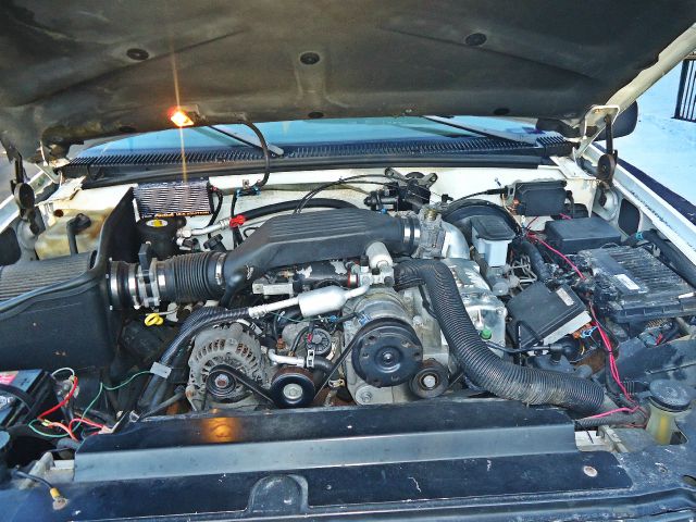 Chevrolet K1500 1998 photo 2