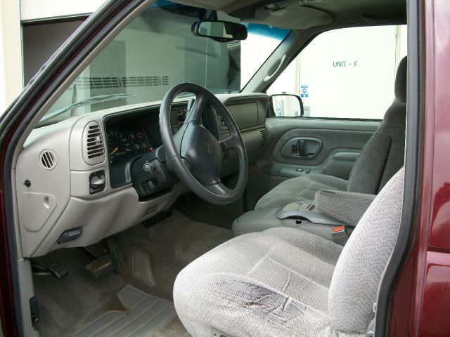 Chevrolet K1500 1999 photo 2