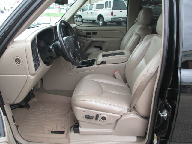 Chevrolet K1500 4dr Sdn 3.0L Luxury 4matic AWD Crew Cab Pickup
