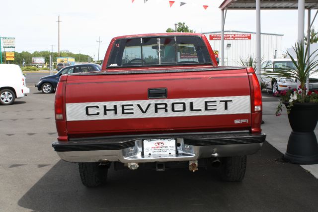 Chevrolet K2500 4D Crew Cab Truck Pickup Truck
