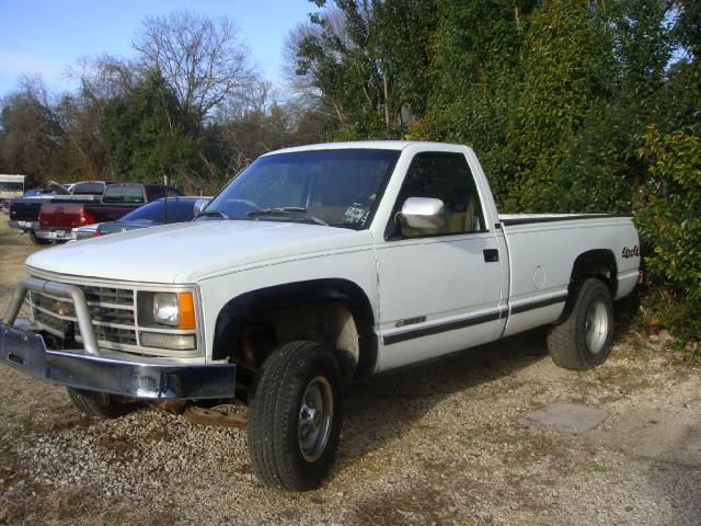 Chevrolet K2500 Base Pickup