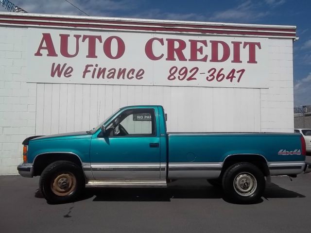 Chevrolet K2500 LT Sedan 4D Pickup Truck