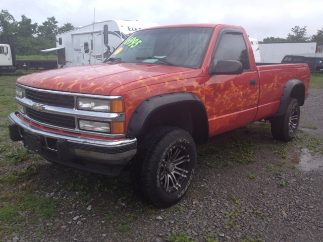 Chevrolet K2500 4WD 4dr V6 SR5 (natl) Pickup Truck