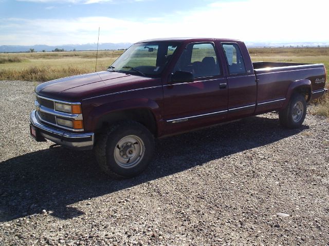 Chevrolet K2500 4D Crew Cab Truck Pickup Truck