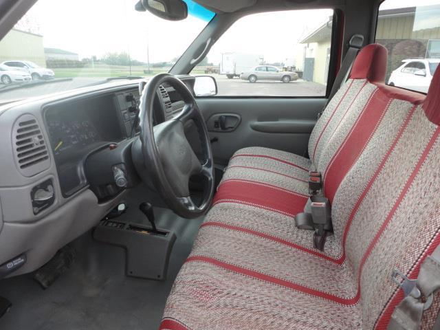 Chevrolet K2500 1998 photo 2