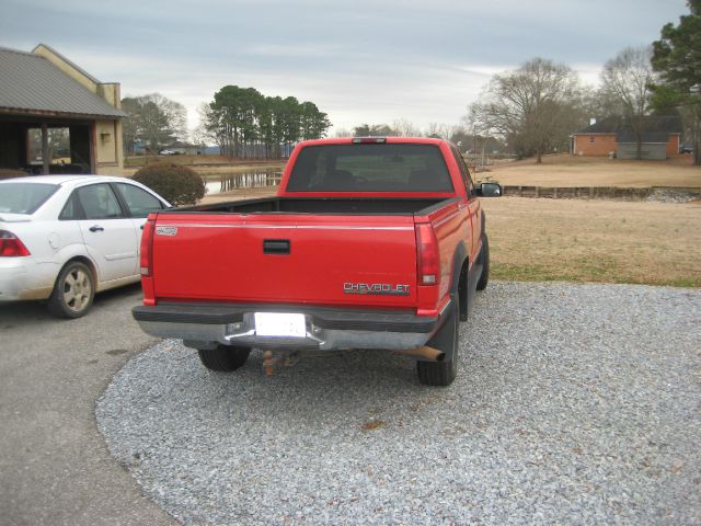 Chevrolet K2500 4D Crew Cab Truck Pickup Truck