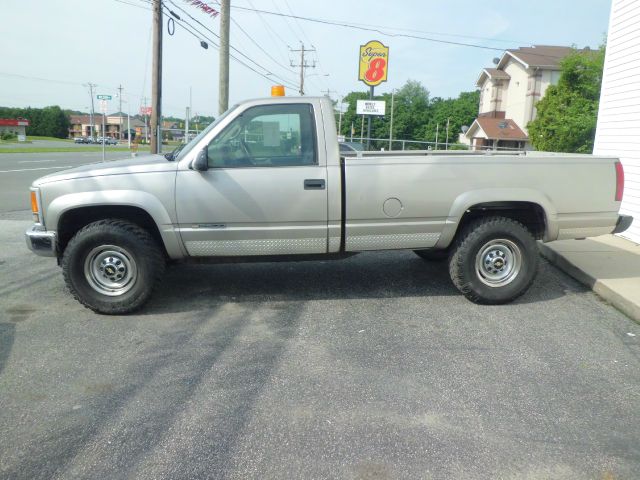 Chevrolet K2500 Lariat - Crew Cab 4x4 Cap Pickup Truck