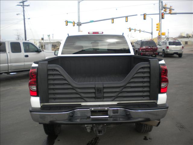 Chevrolet K2500 2004 photo 3