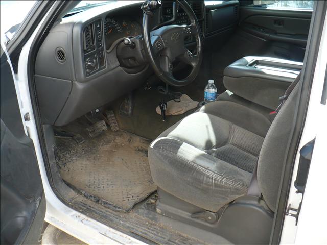 Chevrolet K2500 2004 photo 2