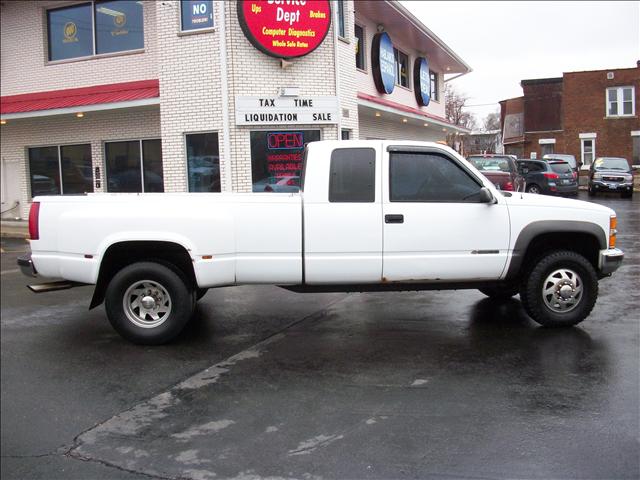 Chevrolet K3500 Base Pickup
