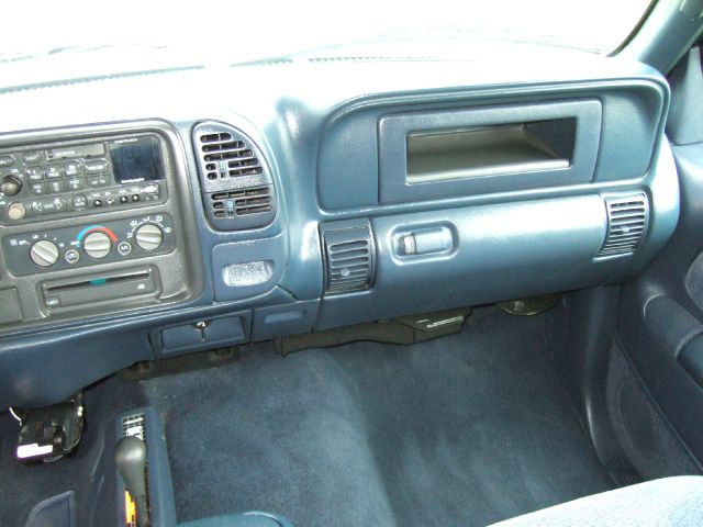 Chevrolet K3500 1999 photo 2