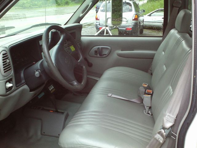 Chevrolet K3500 Lariat - Crew Cab 4x4 Cap Pickup Truck