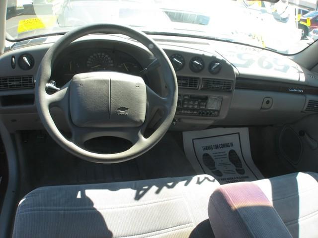 Chevrolet Lumina 1995 photo 2