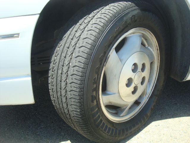 Chevrolet Lumina Touring W/nav.sys Sedan