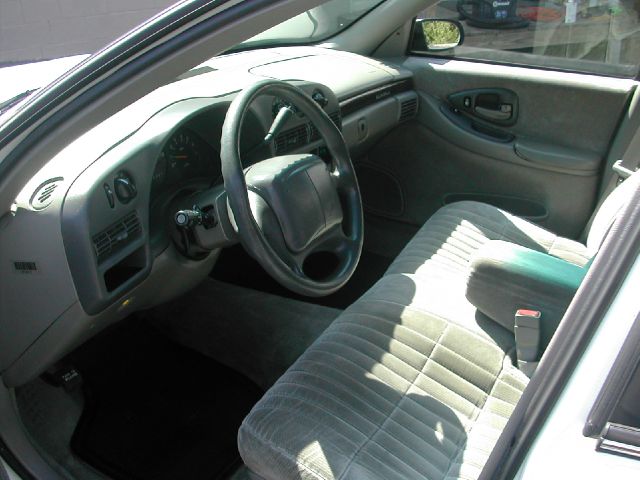 Chevrolet Lumina 2000 photo 0