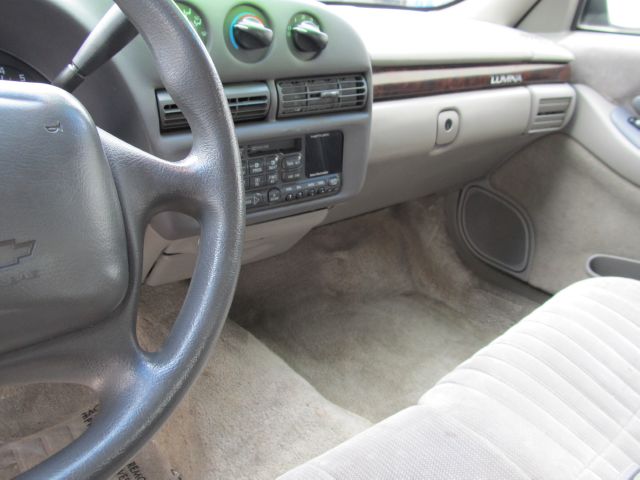 Chevrolet Lumina 2001 photo 1