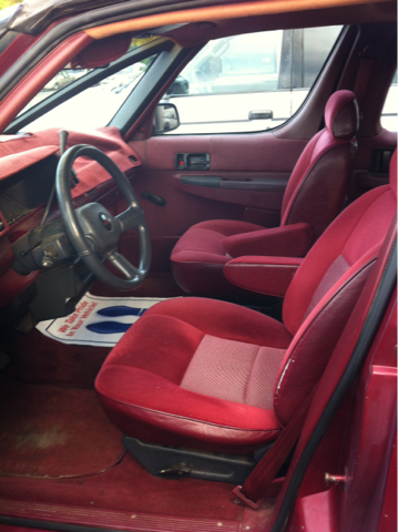 Chevrolet Lumina APV Base MiniVan