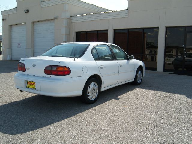 Chevrolet Malibu Base Sedan