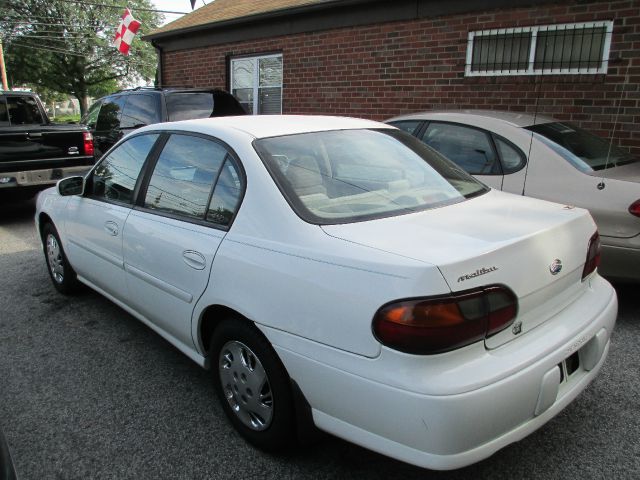 Chevrolet Malibu Base Sedan