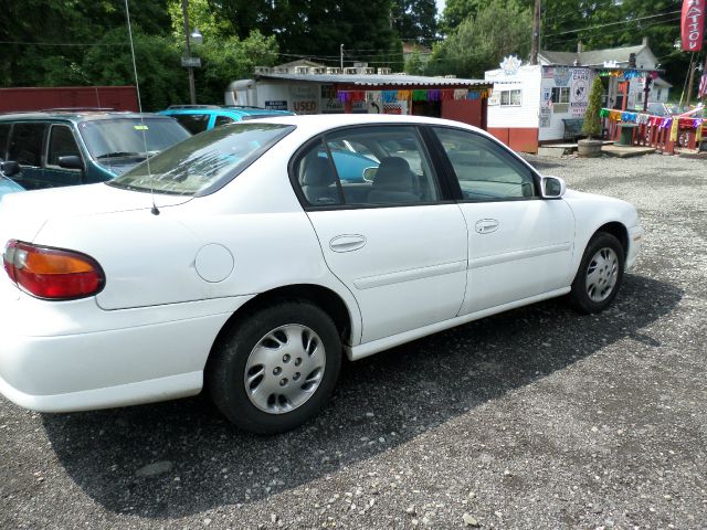 Chevrolet Malibu Base Sedan