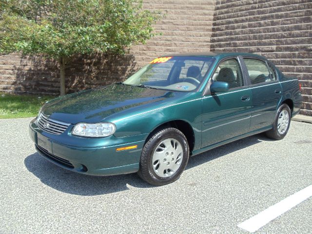 Chevrolet Malibu Base Sedan