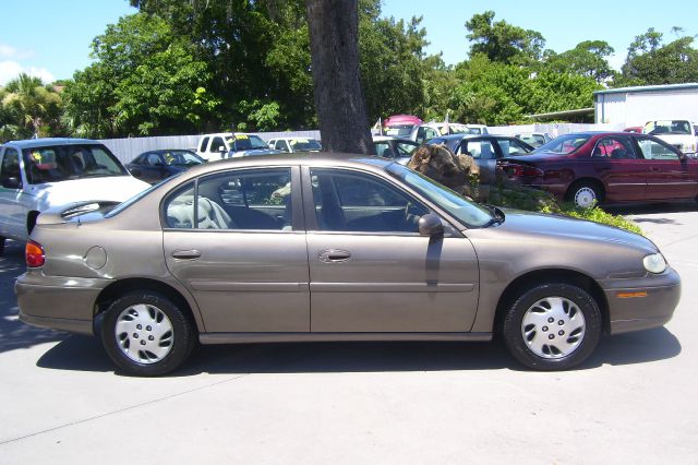 Chevrolet Malibu Base Sedan