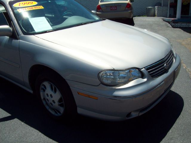 Chevrolet Malibu 1999 photo 3