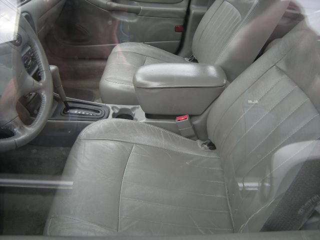 Chevrolet Malibu 2000 photo 2